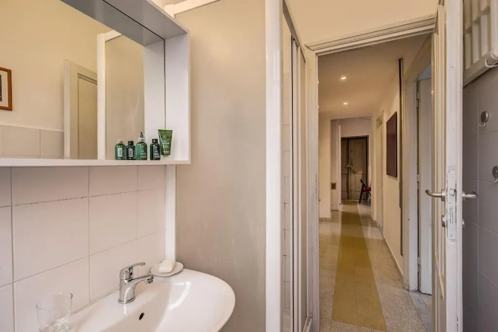 Apartment Monti Coliseum 2Nd Floor 3 Bedroom Rome
