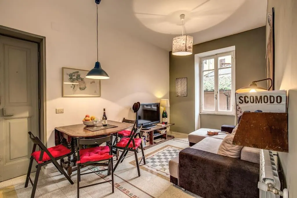 Monti Coliseum 2Nd Floor 3 Bedroom Rome Apartment