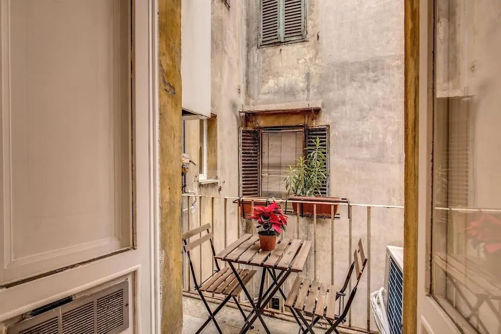 Apartment Monti Coliseum 2Nd Floor 3 Bedroom Rome