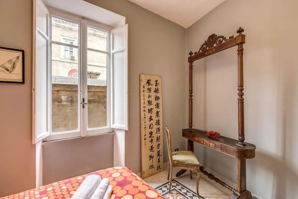 Monti Coliseum 2Nd Floor 3 Bedroom Rome Apartment